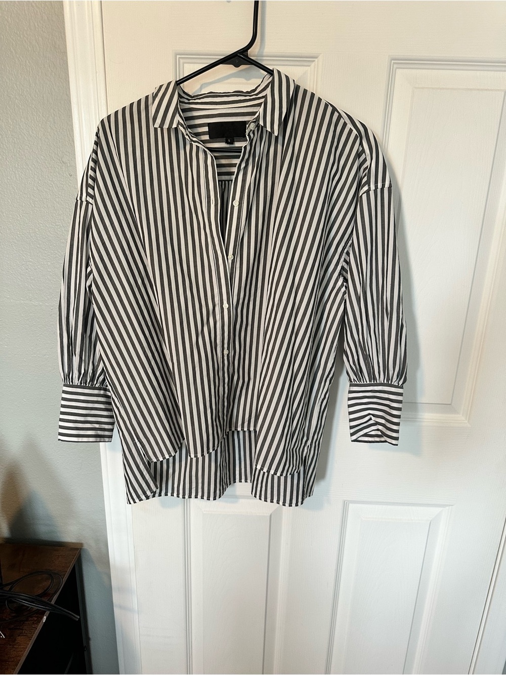 Nili Lotan Yorke Shirt - Navy Stripe. Like new